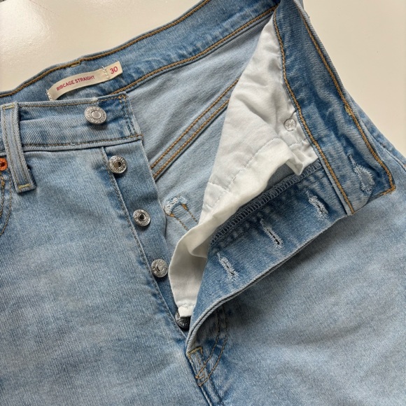 Levi's Women's Ribcage Straight Ankle Jeans in Light Wash High Rise Size 30 - Picture 10 of 13